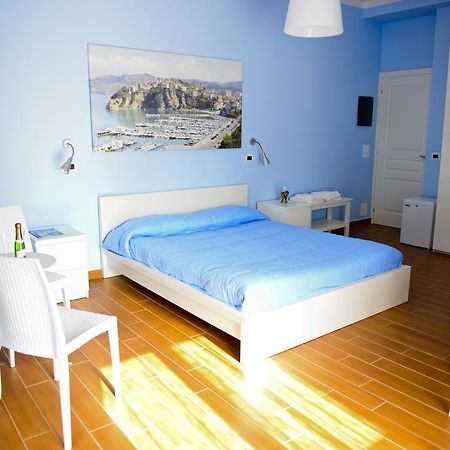 アグローポリ I Delfini Bed & Breakfast エクステリア 写真